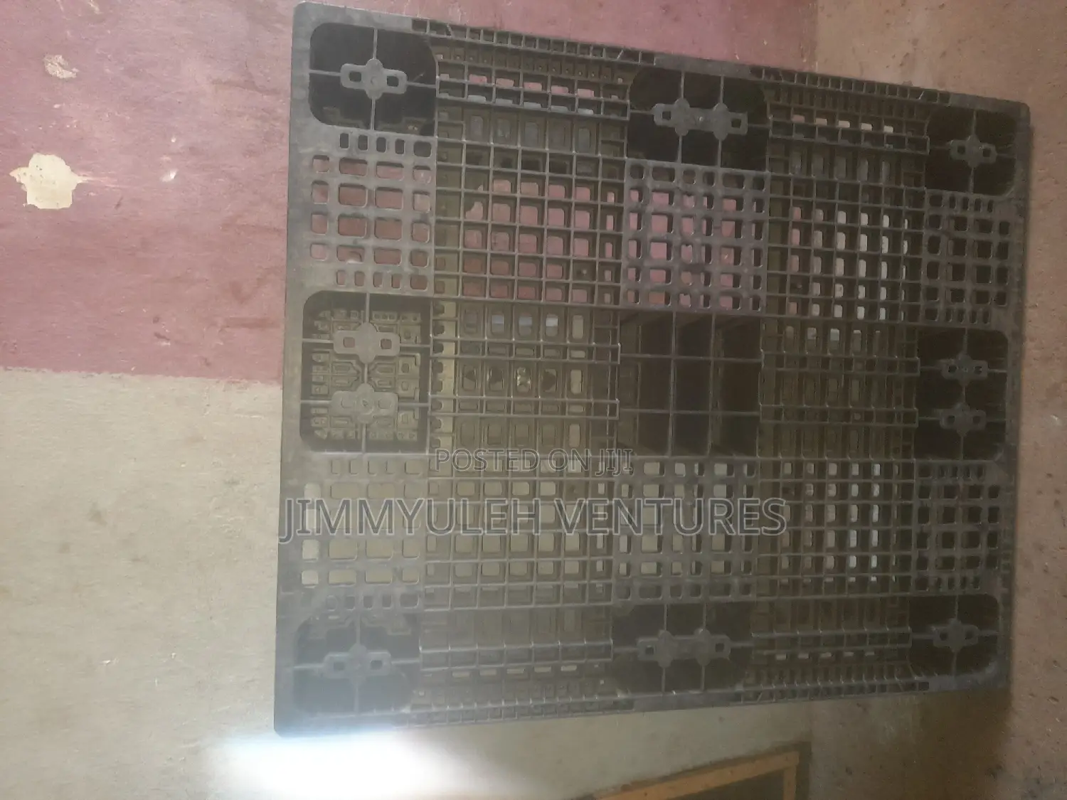 Black Heavy Duty Rubber Pallets