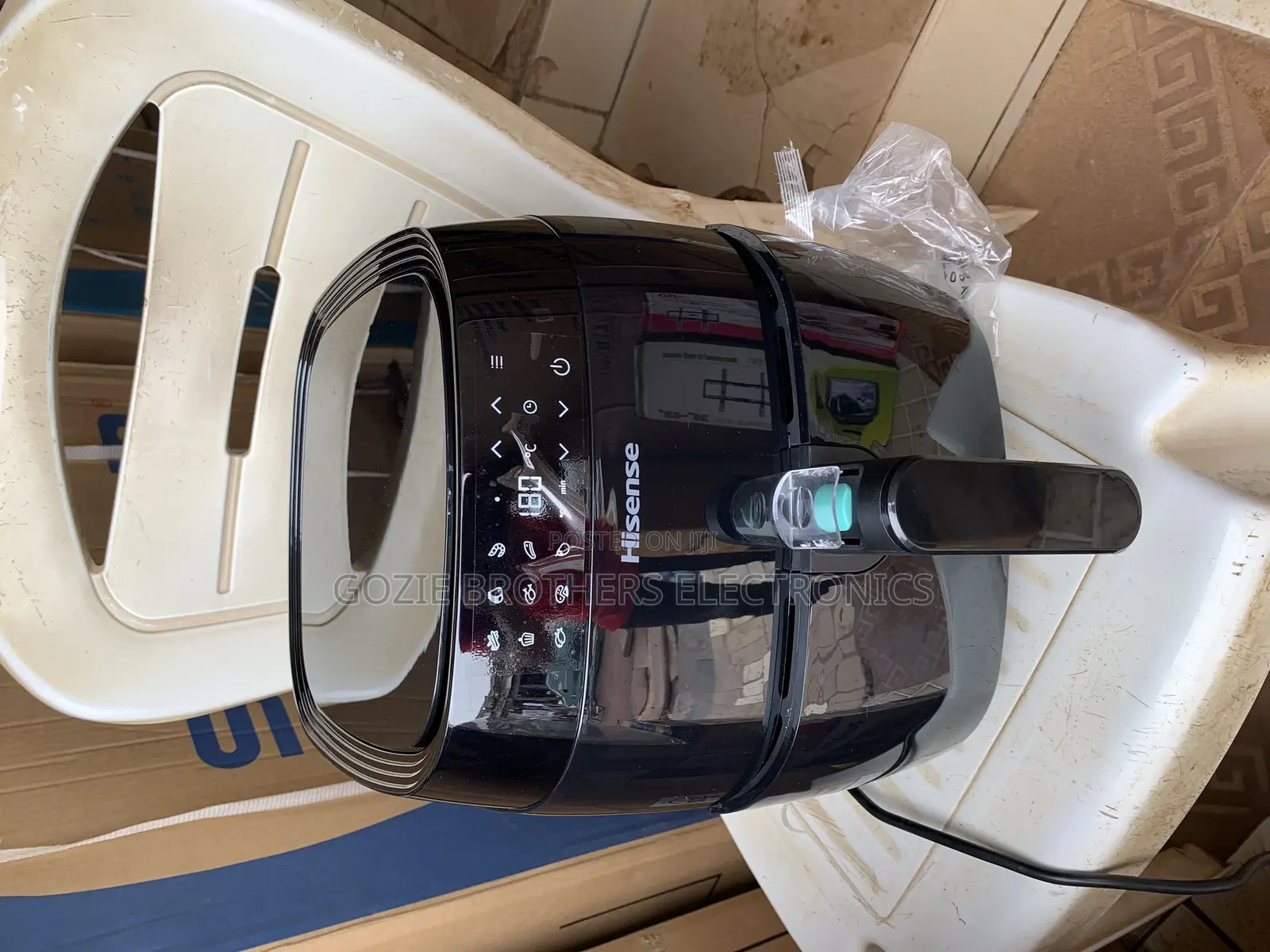 Hisense Air Fryer With Digital Control Button. 4.5 Liters