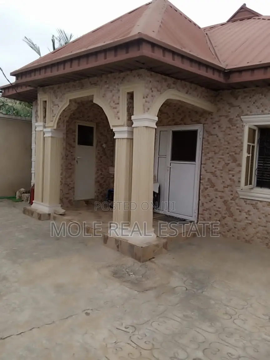 Mini Flat in Abaranje for sale