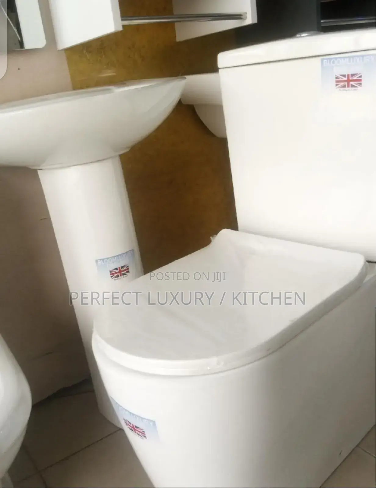 England Seat and Tank Toilet Complete Set W.C