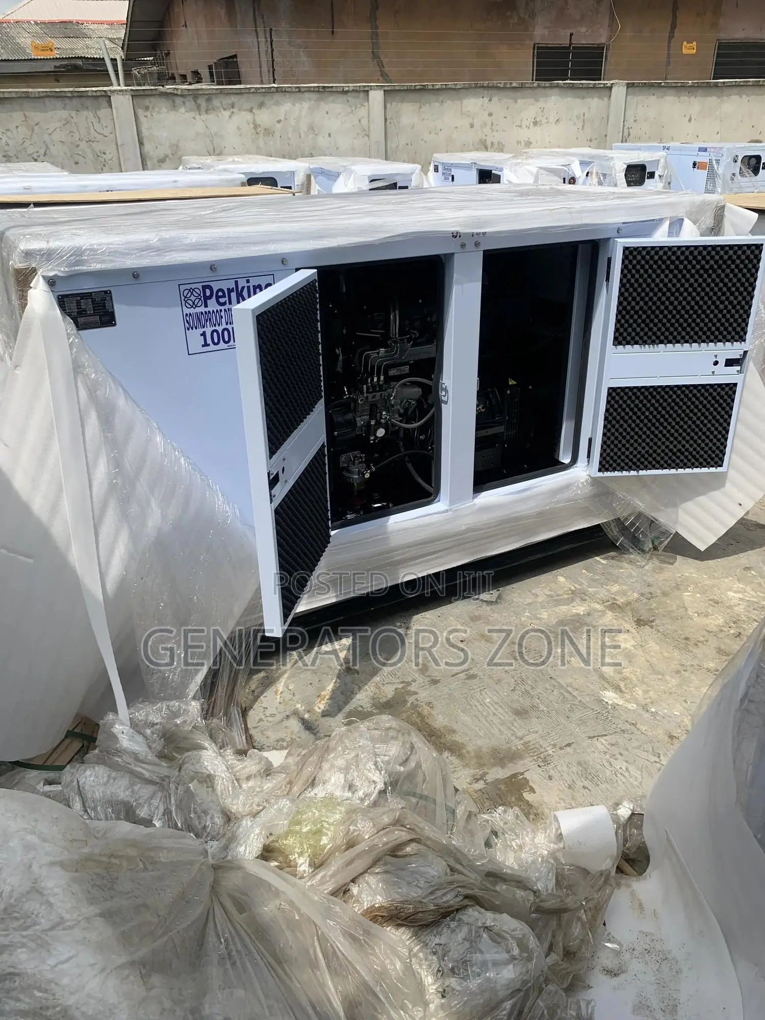 Water Cooled 100kvs Perkins Soundproof Generator