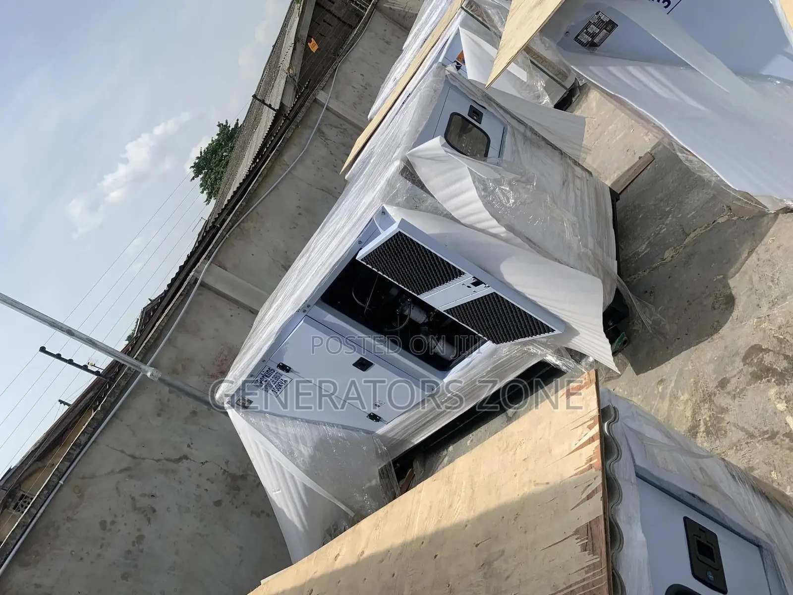 Efficient System Perkins Soundproof 100kva Generator