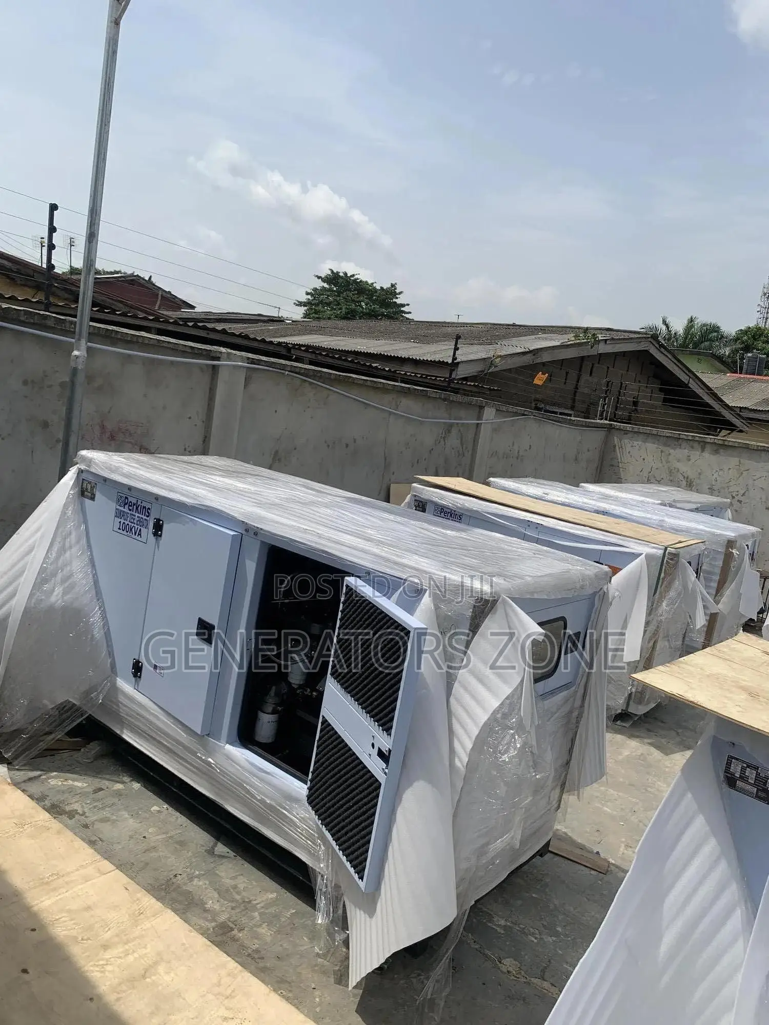 Current Electrical 1o0kva Perkins Soundproof Generator