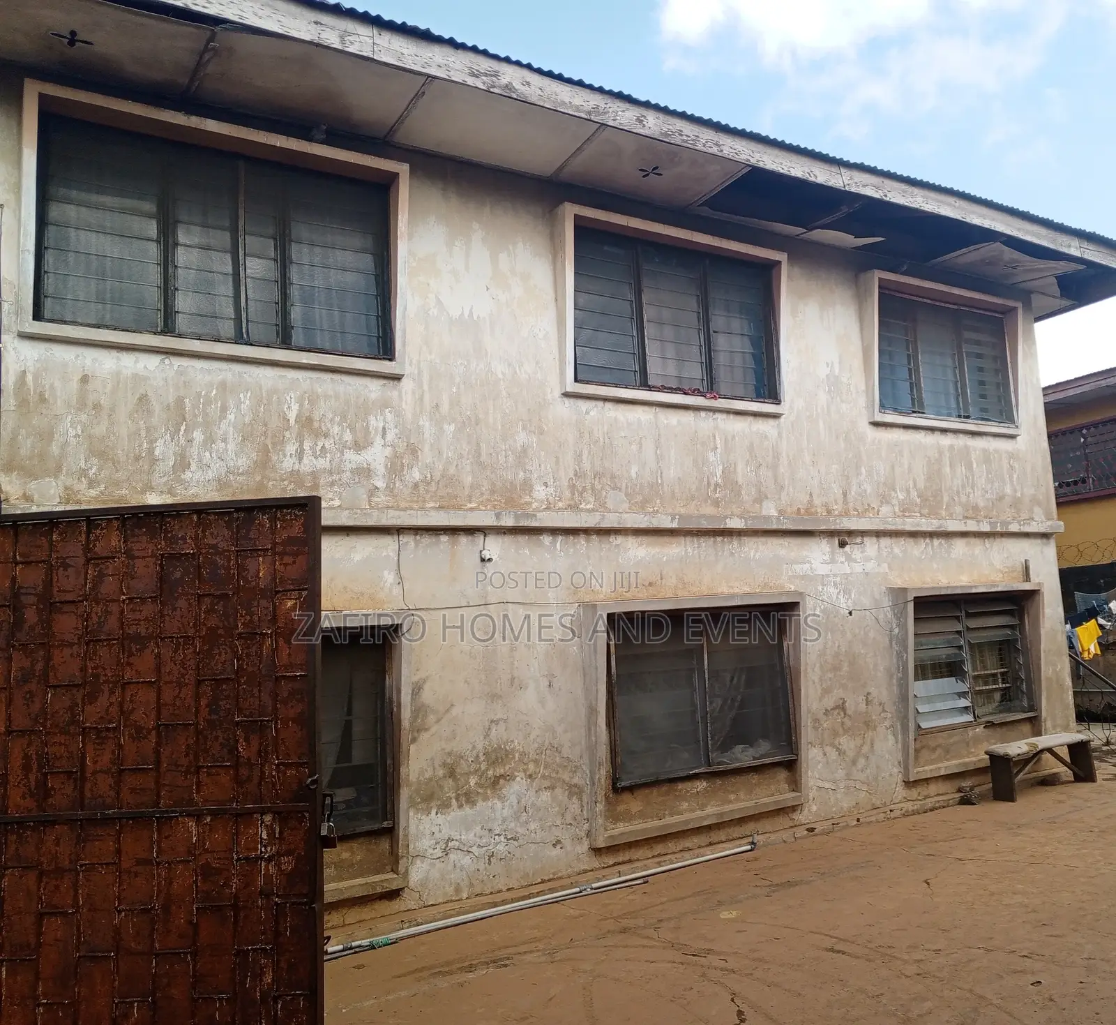 20bdrm House in Oke Ado for sale
