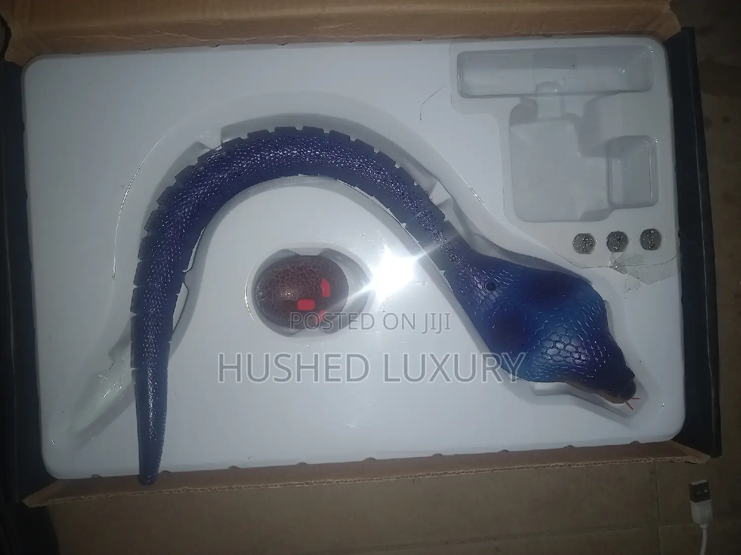 Realistic Rubber Snake (Robot Cobra)