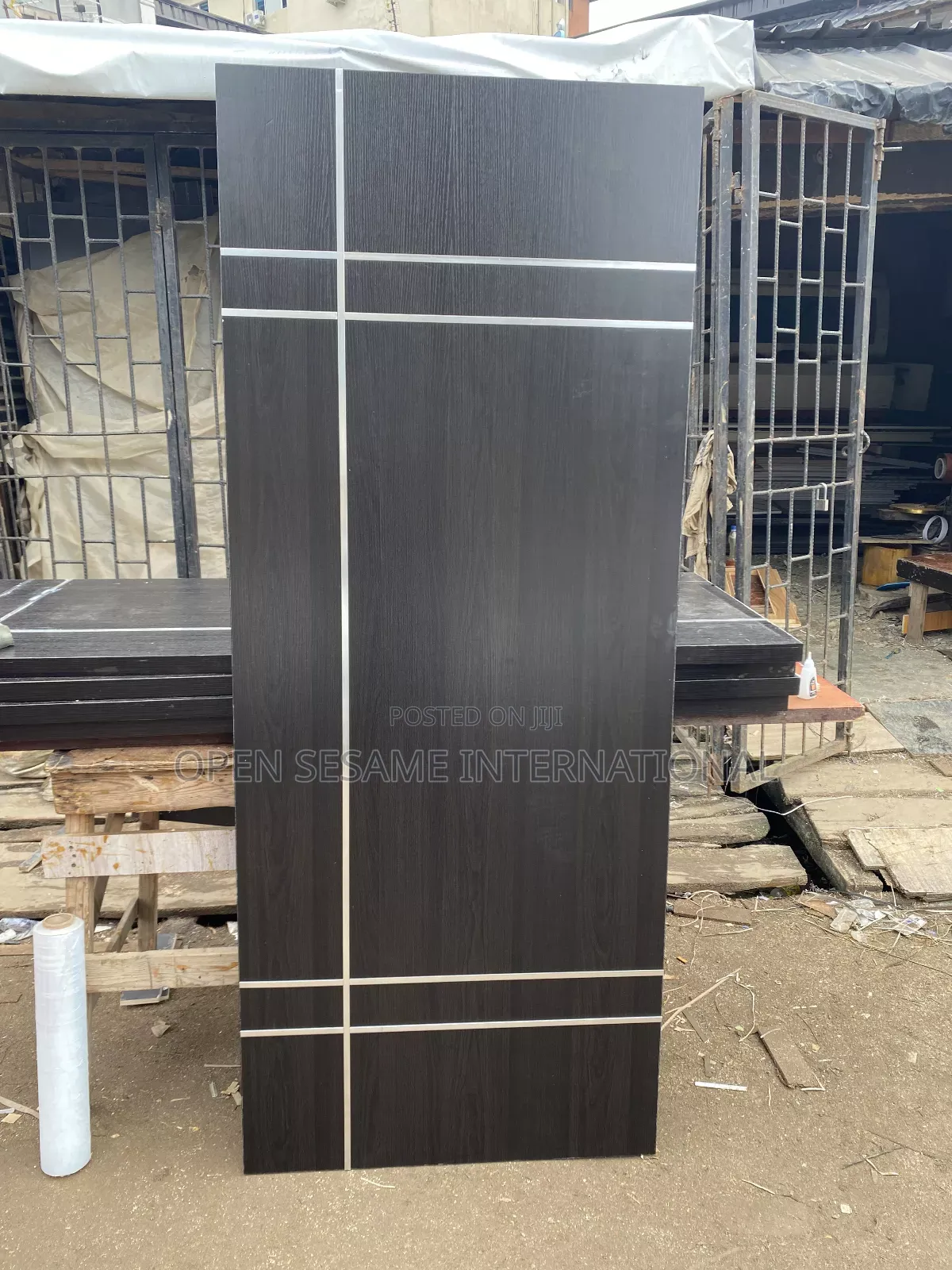 Black Wenge HDF Door With Silver Chrome