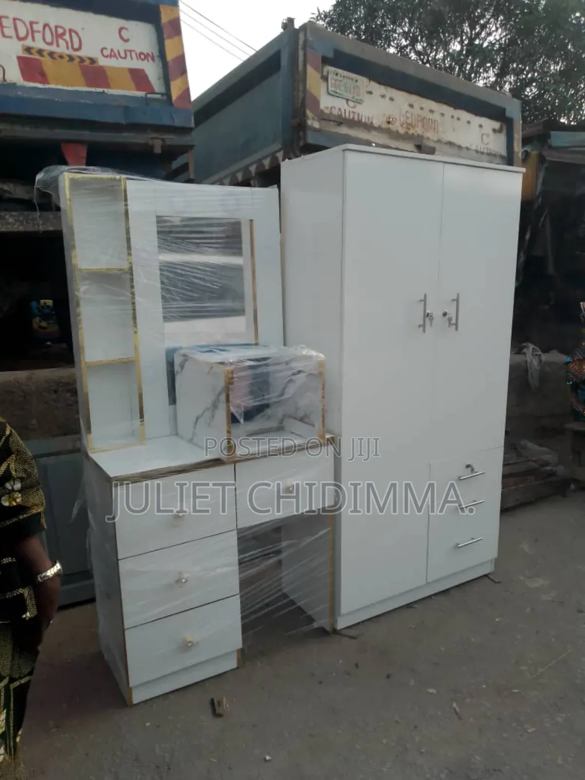 A Quality and Affordable Dresser and Wardrobe