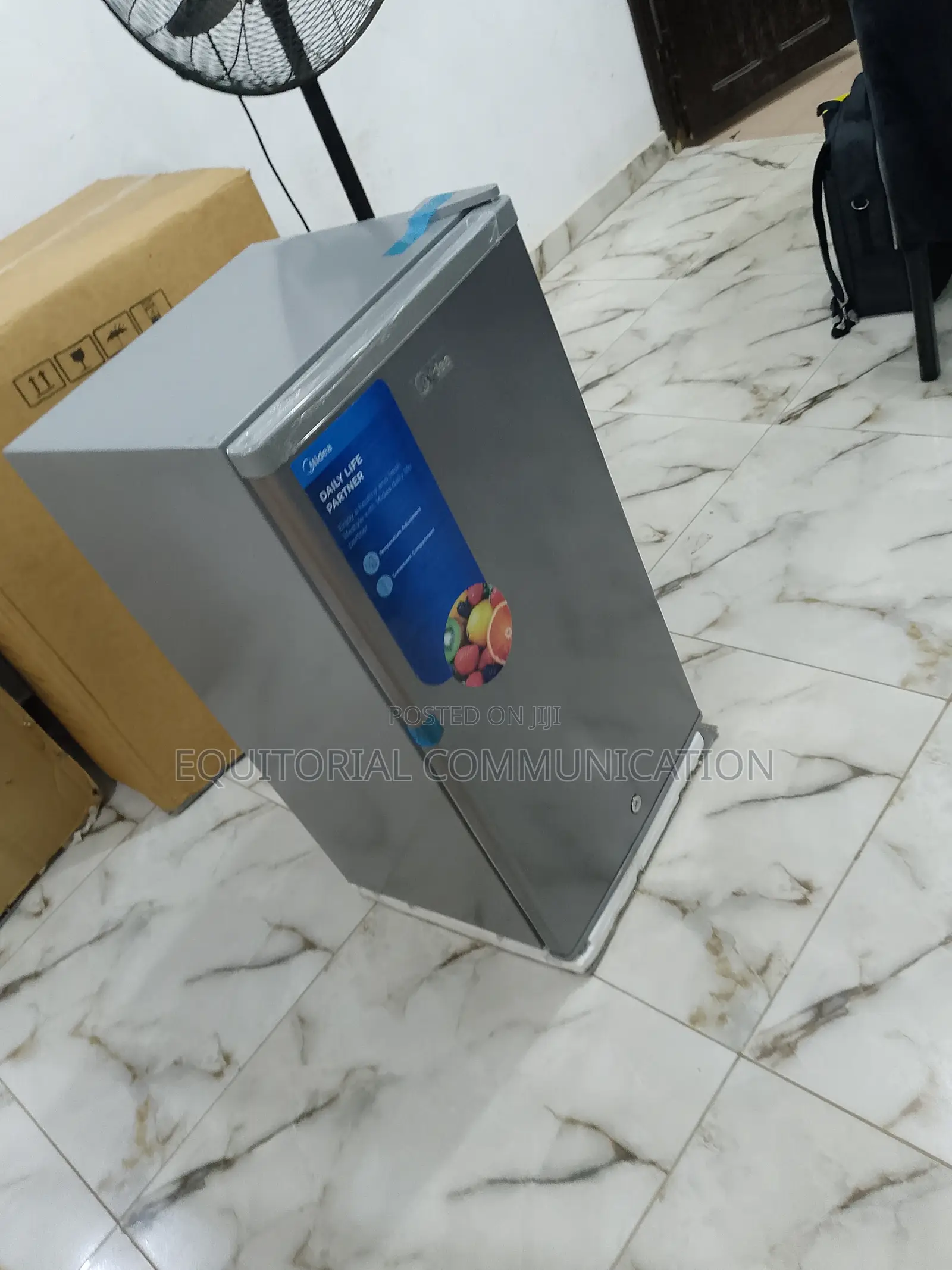 Admirable Midea 90L Single Door Refrigerator Mdrd133fgg50
