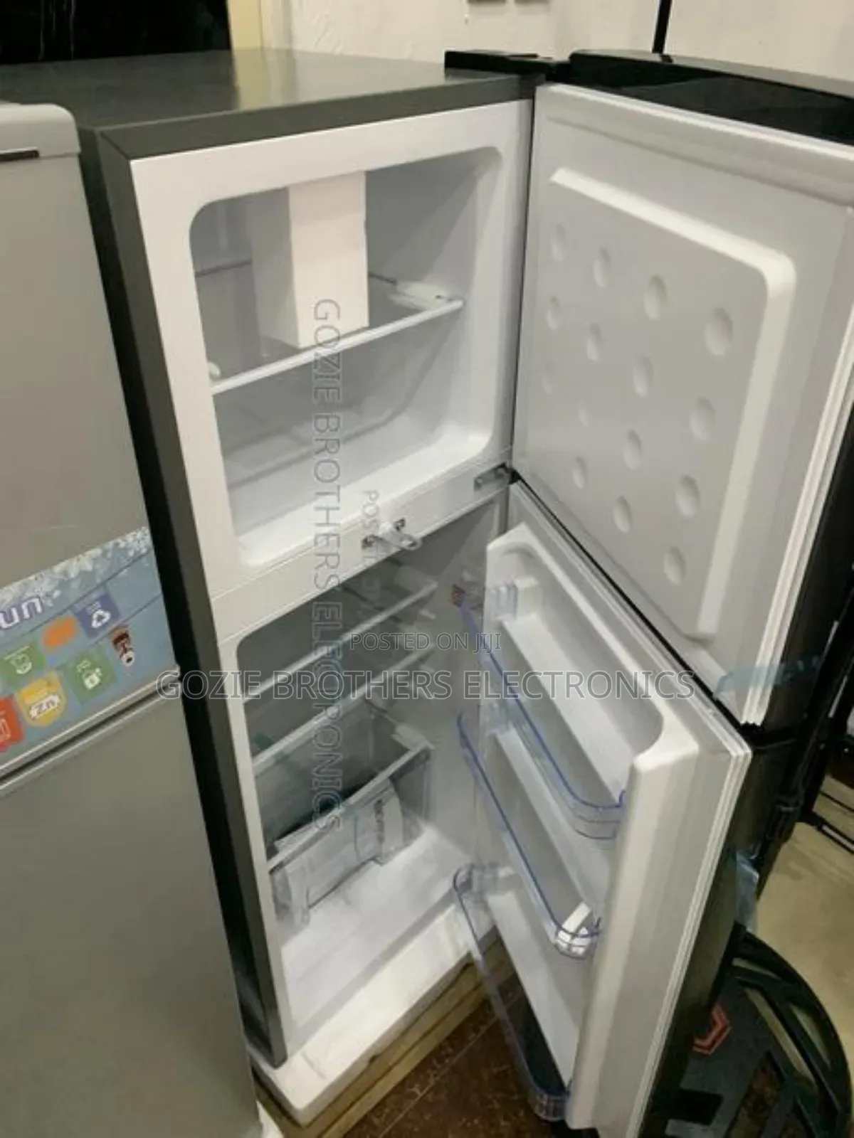 Skyrun Double Door Refrigerator (Bcd-118)Silver and Black Co