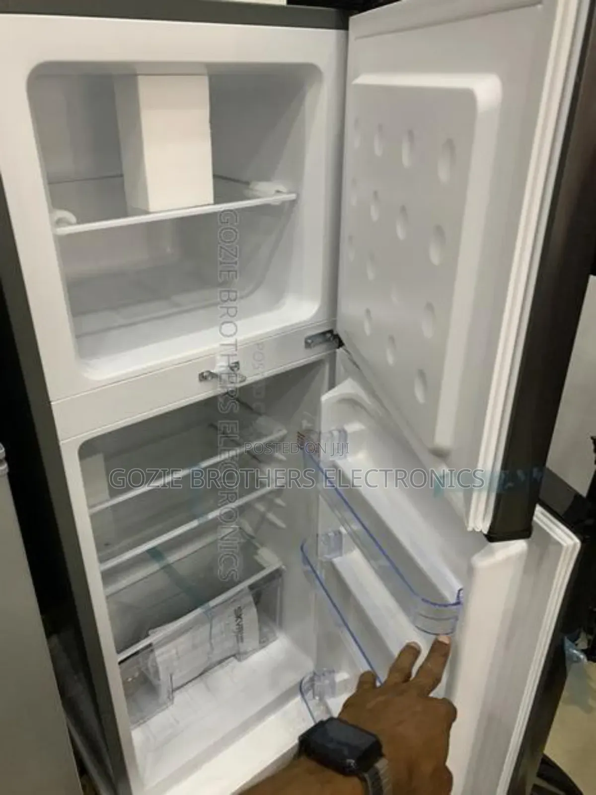 Skyrun Double Door Refrigerator (Bcd-118)Silver and Black Co