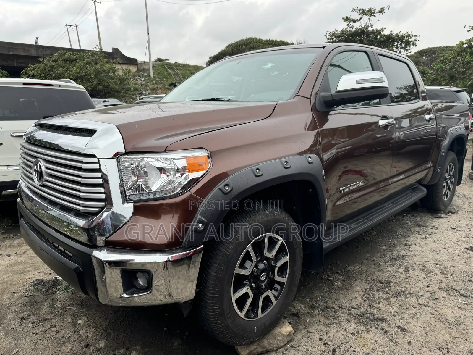 Toyota Tundra 2017 Brown