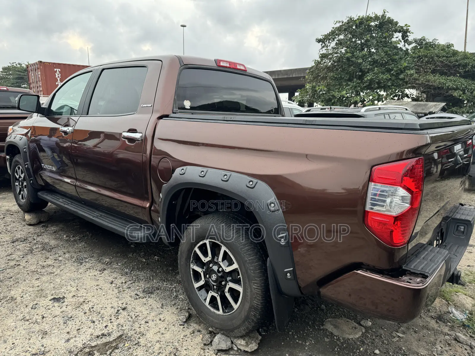 Toyota Tundra 2017 Brown
