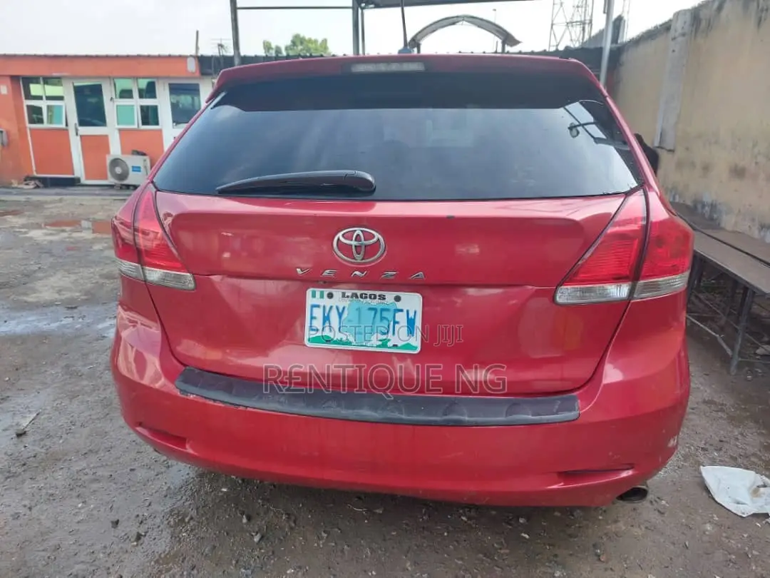 Toyota Venza 2016 Available for Hire