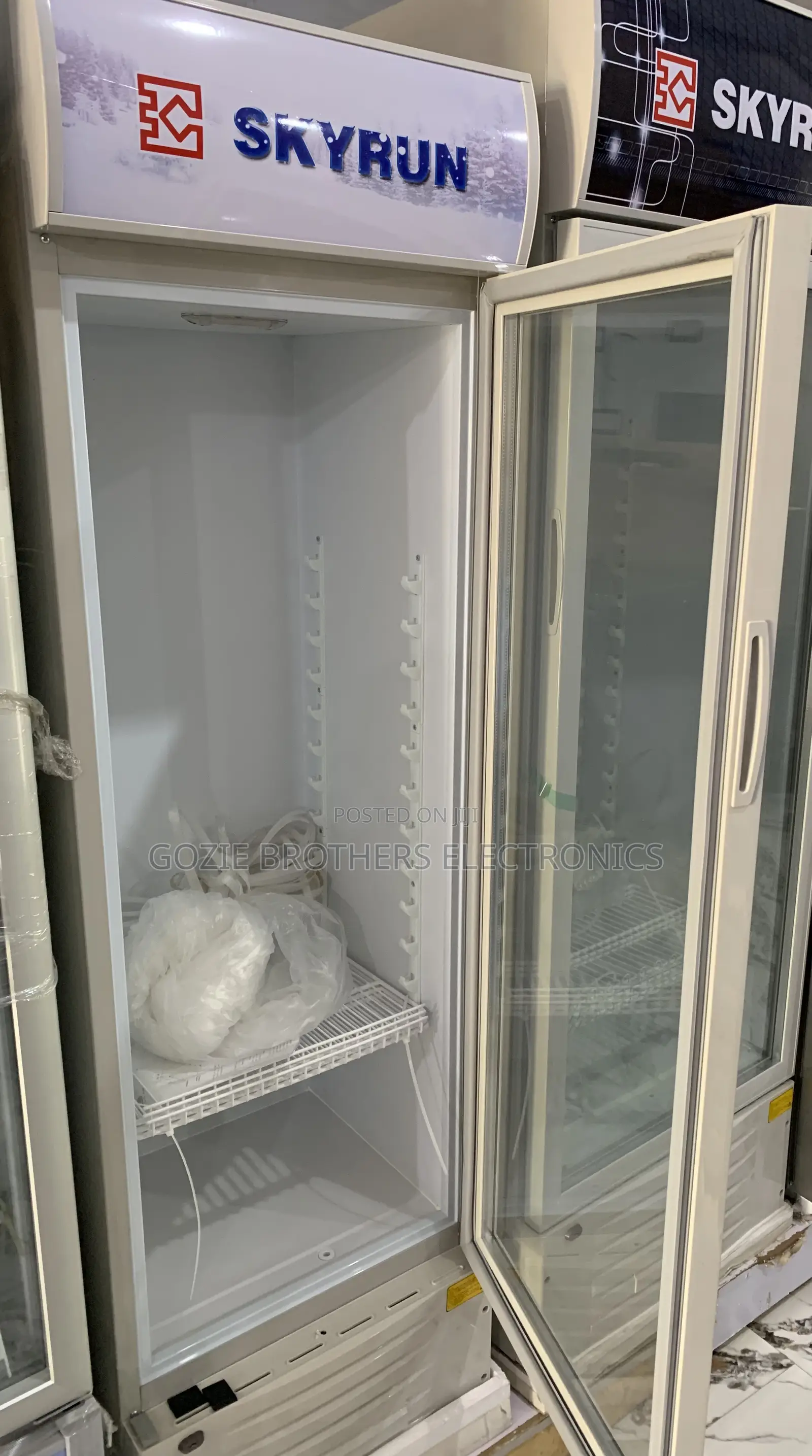 Skyrun Showcase Fridge (Chiller) 228liters Bcd228