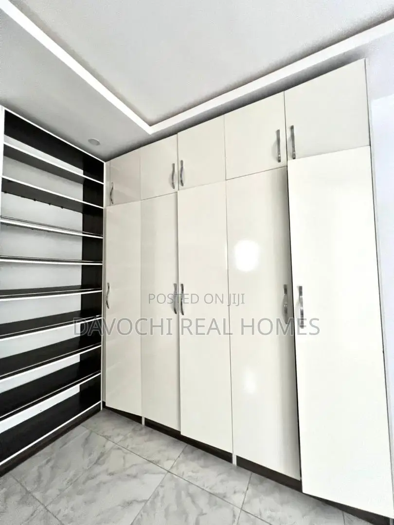 4bdrm Duplex in Ikota for rent