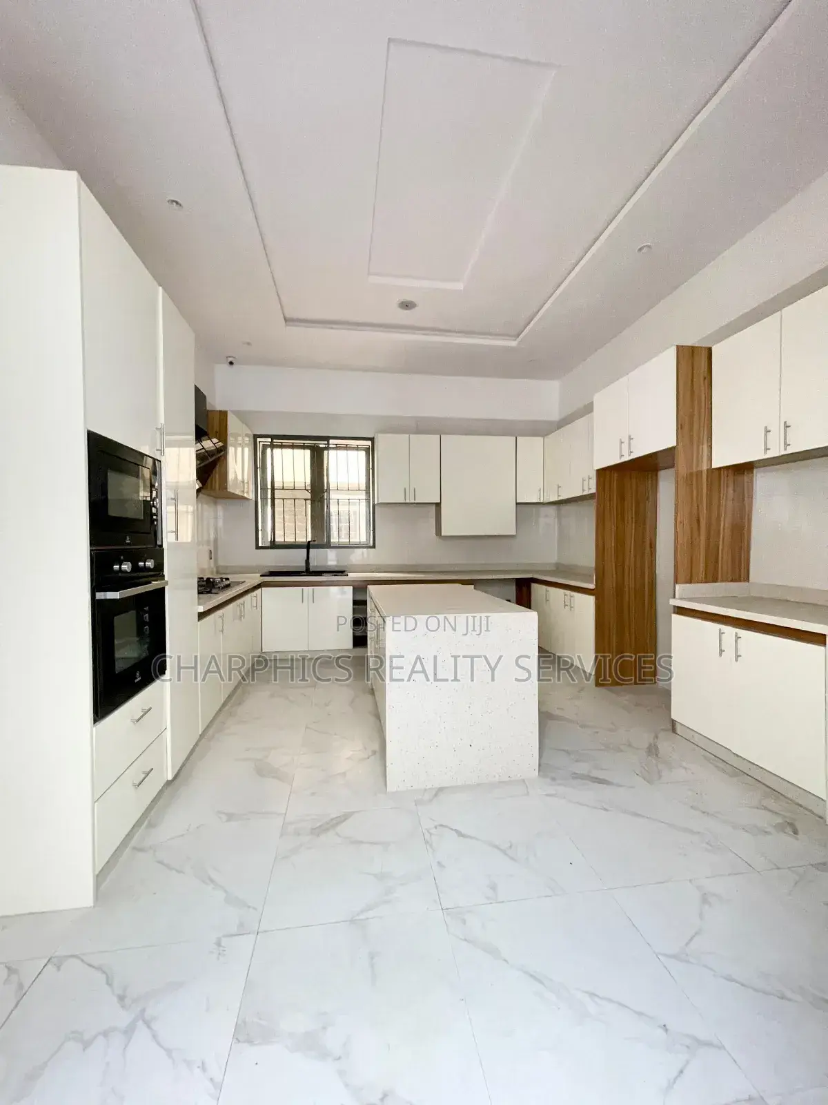 5bdrm Duplex in Agungi for sale