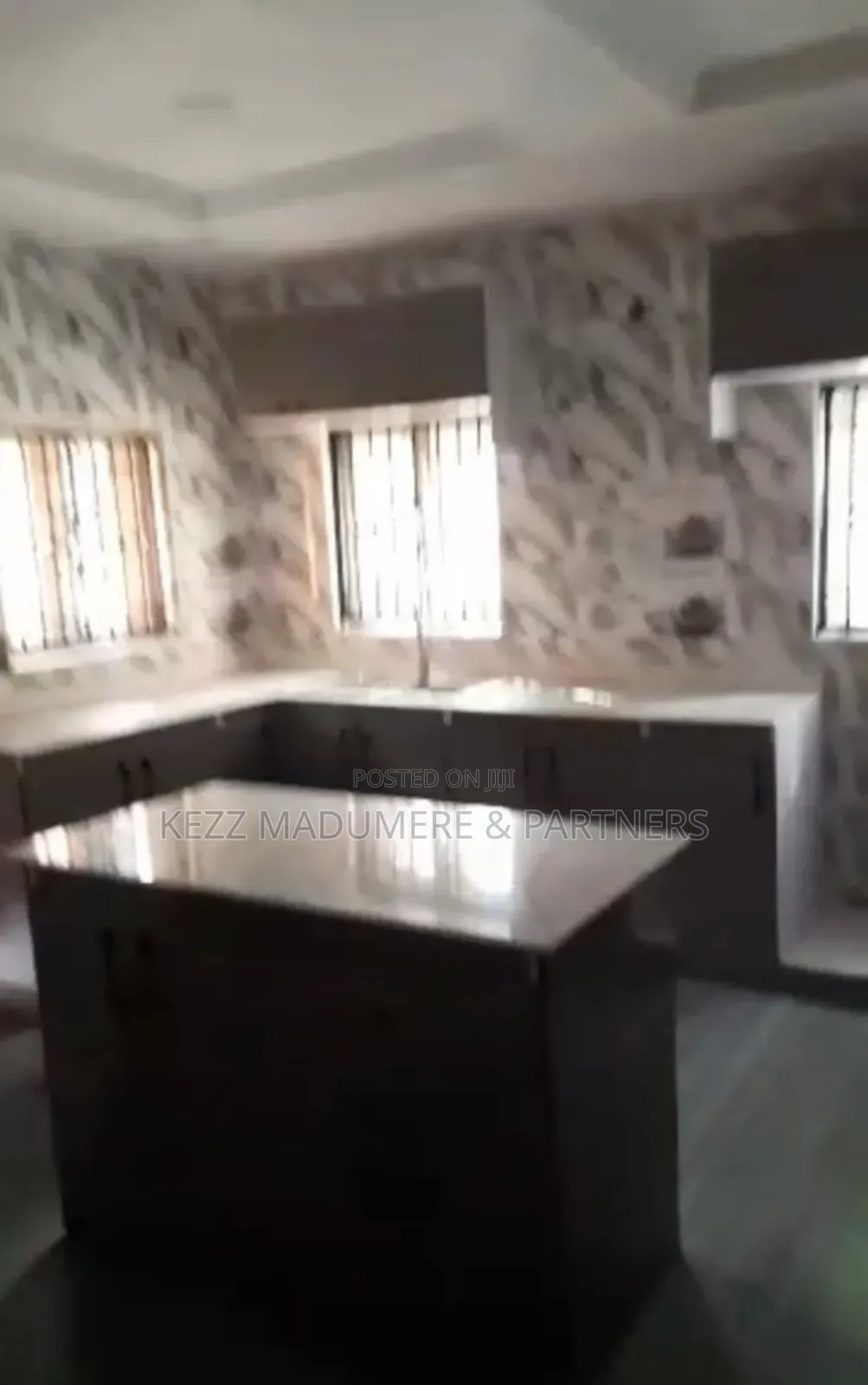 8bdrm Duplex in Ikenegbu Extension, for sale