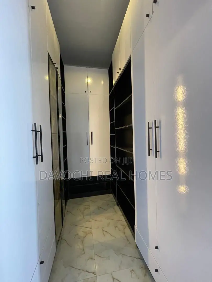5bdrm Duplex in Lekki Phase 2 for sale