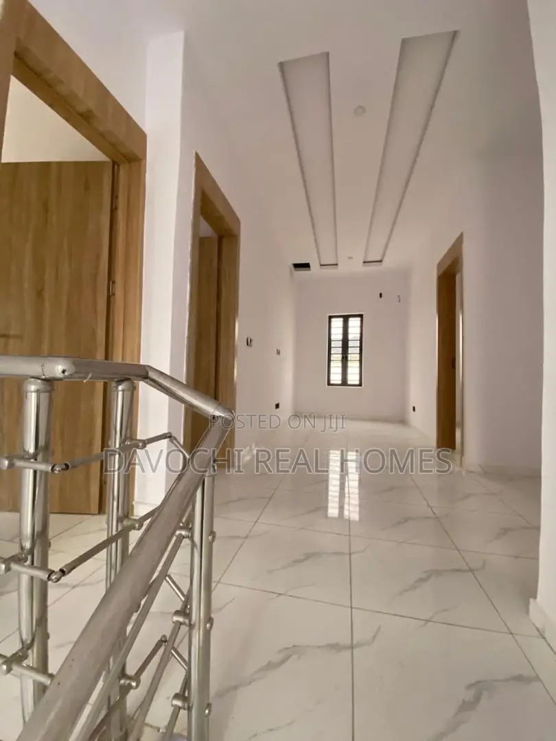 5bdrm Duplex in Off Lekki-Epe Expressway for sale