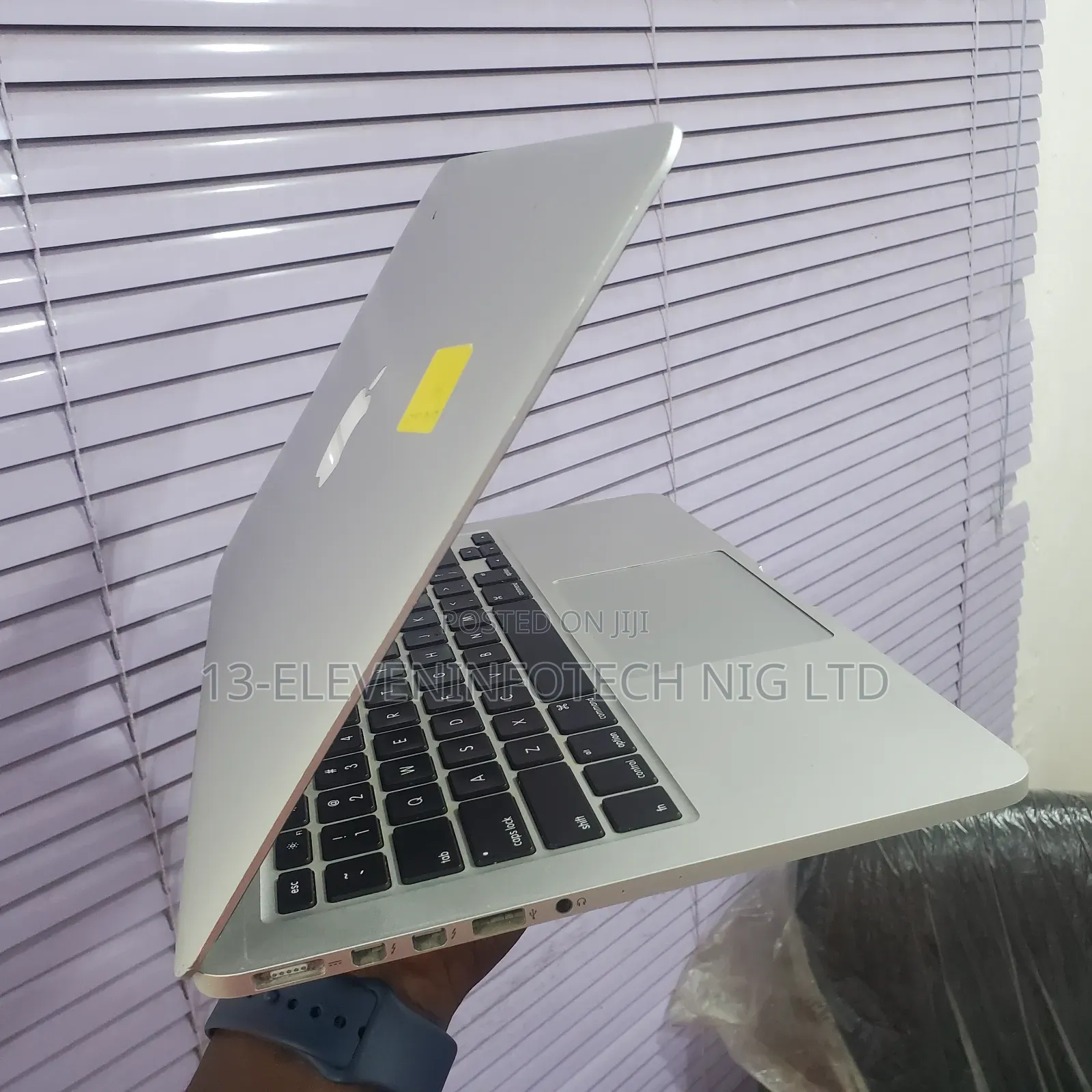 Laptop Apple MacBook Pro 2015 8GB Intel Core I5 SSD 256GB