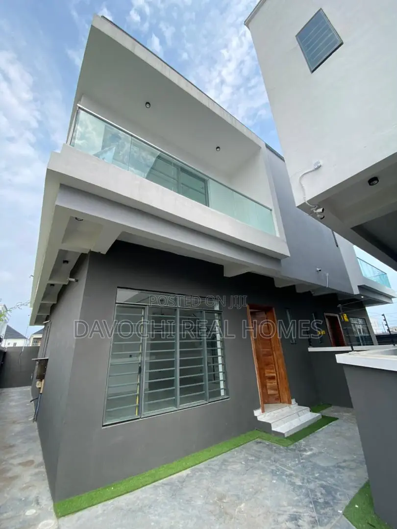 4bdrm Duplex in Lekki Phase 2 for sale
