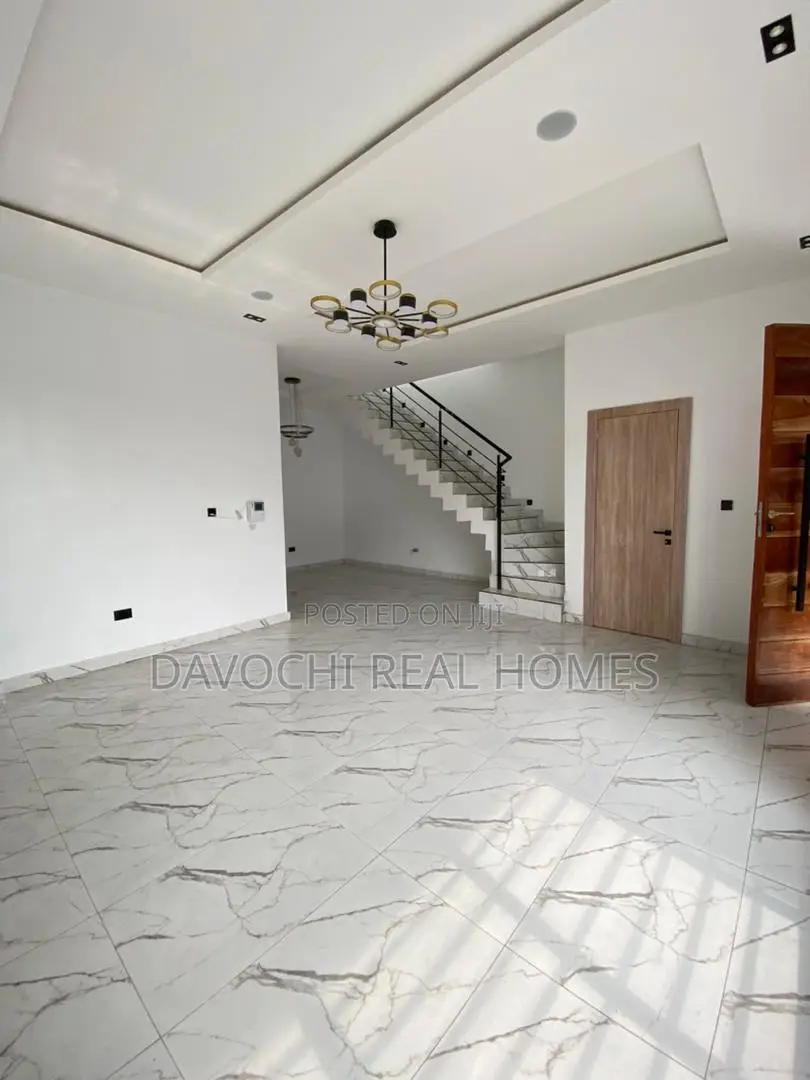 4bdrm Duplex in Lekki Phase 2 for sale