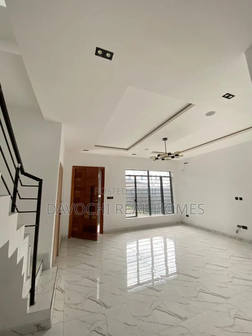 4bdrm Duplex in Lekki Phase 2 for sale