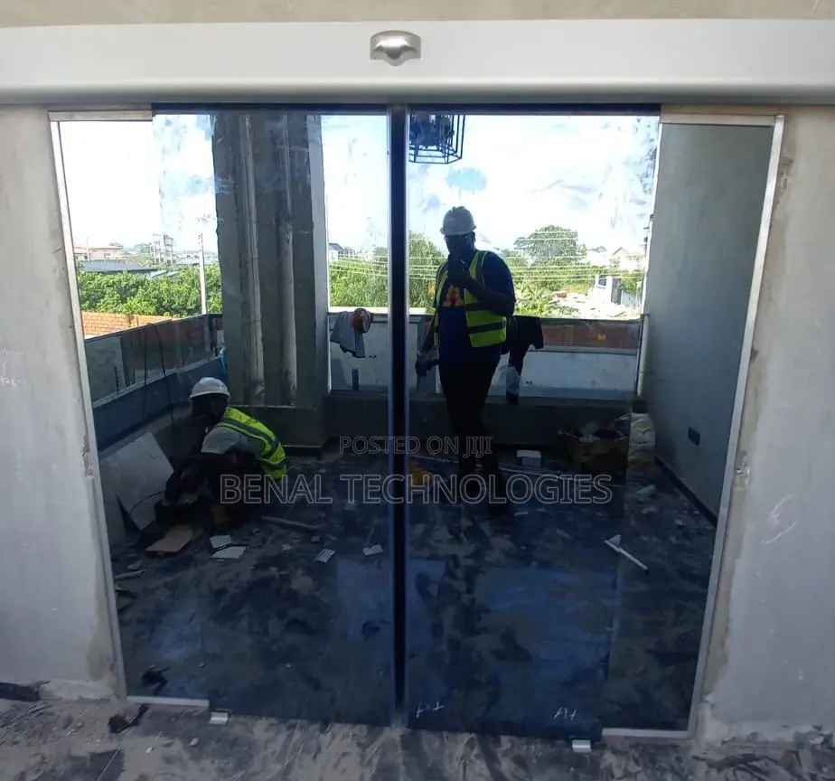 Sensoric Gateway Door