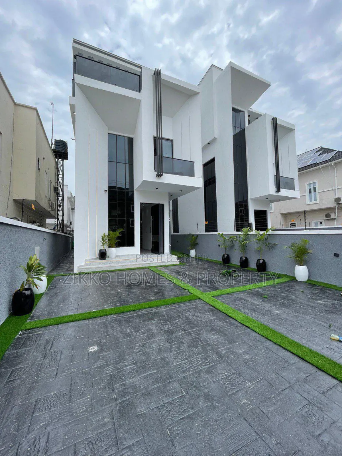 5bdrm Duplex in Osapa London, Lekki Phase 1 for sale