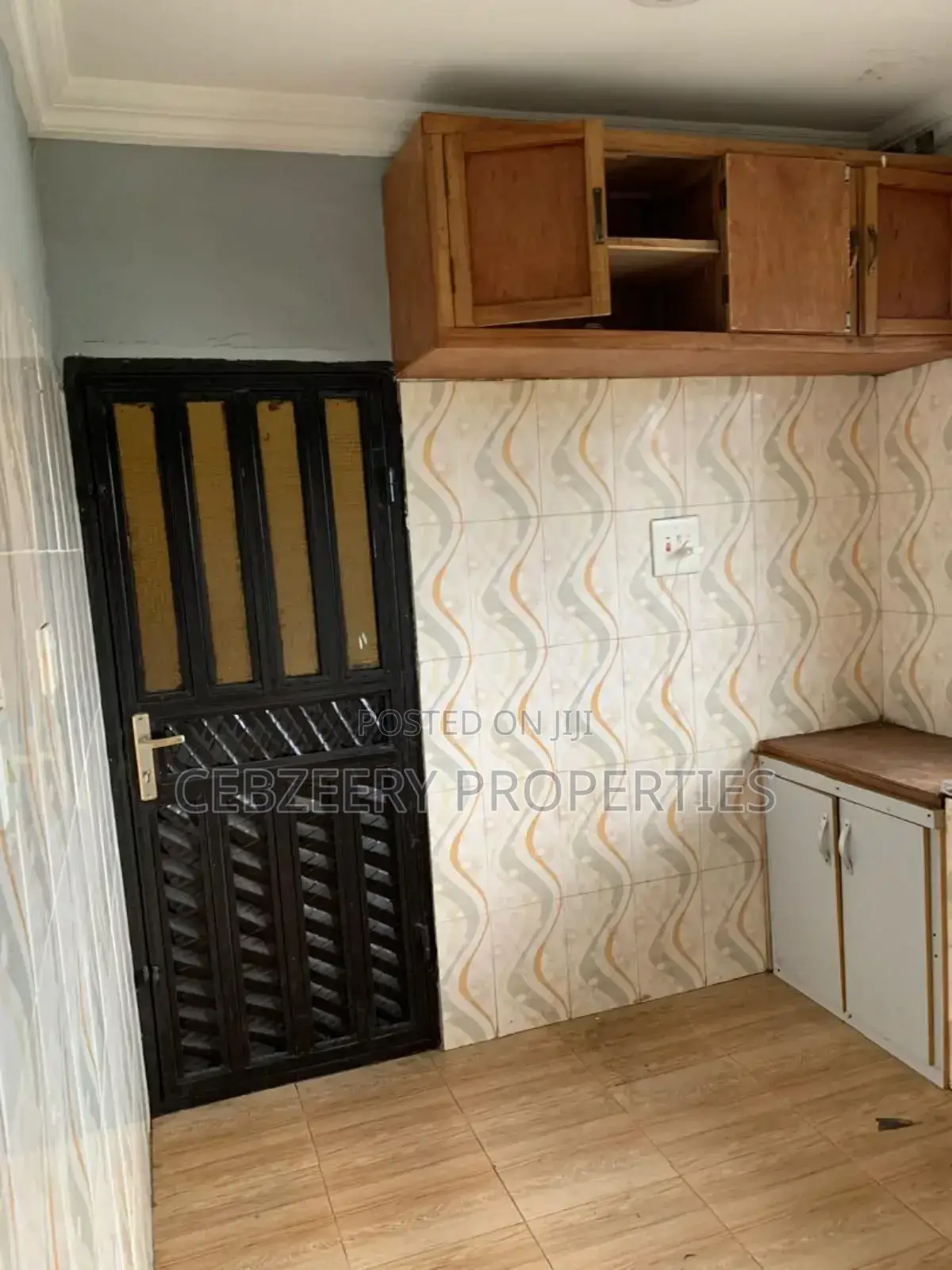4bdrm Bungalow in Omole Phase 1 for rent