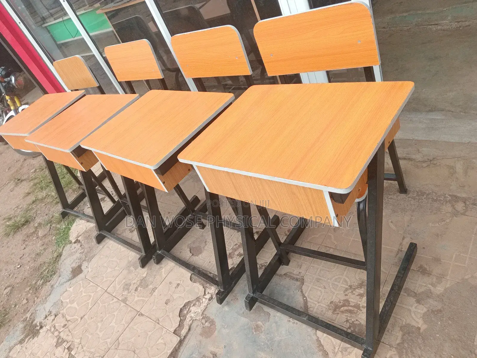 Single Desk and Seat