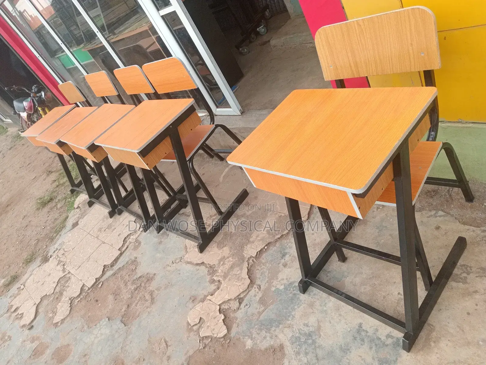 Single Desk and Seat