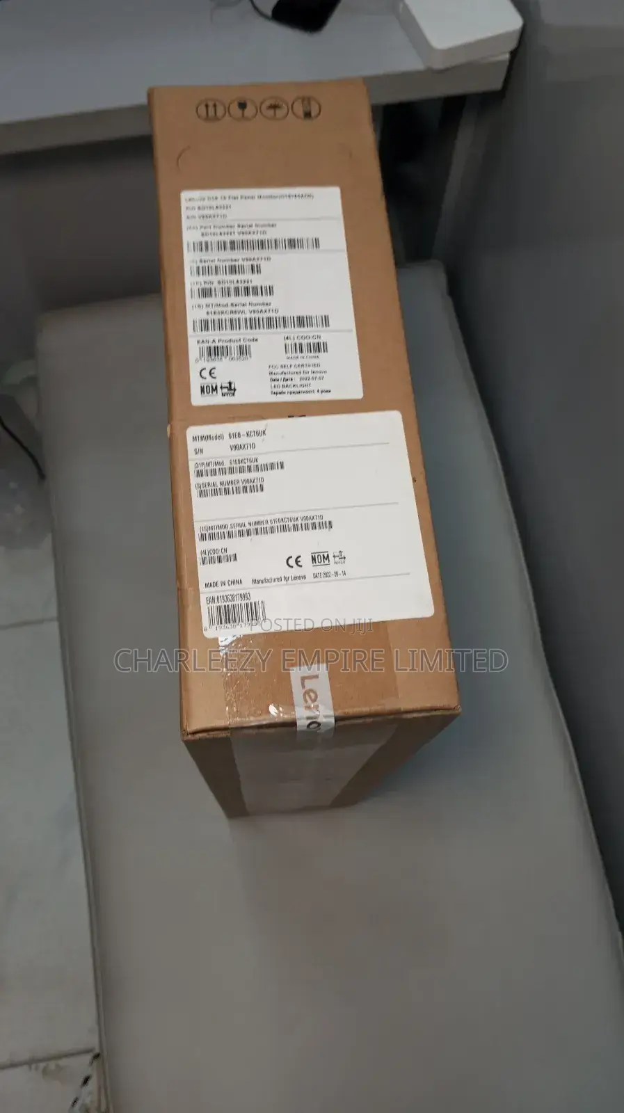 D19-10 Flat Panel Monitor