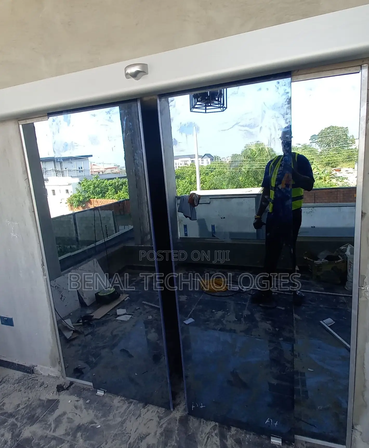Auto-Sensing Entrance Door