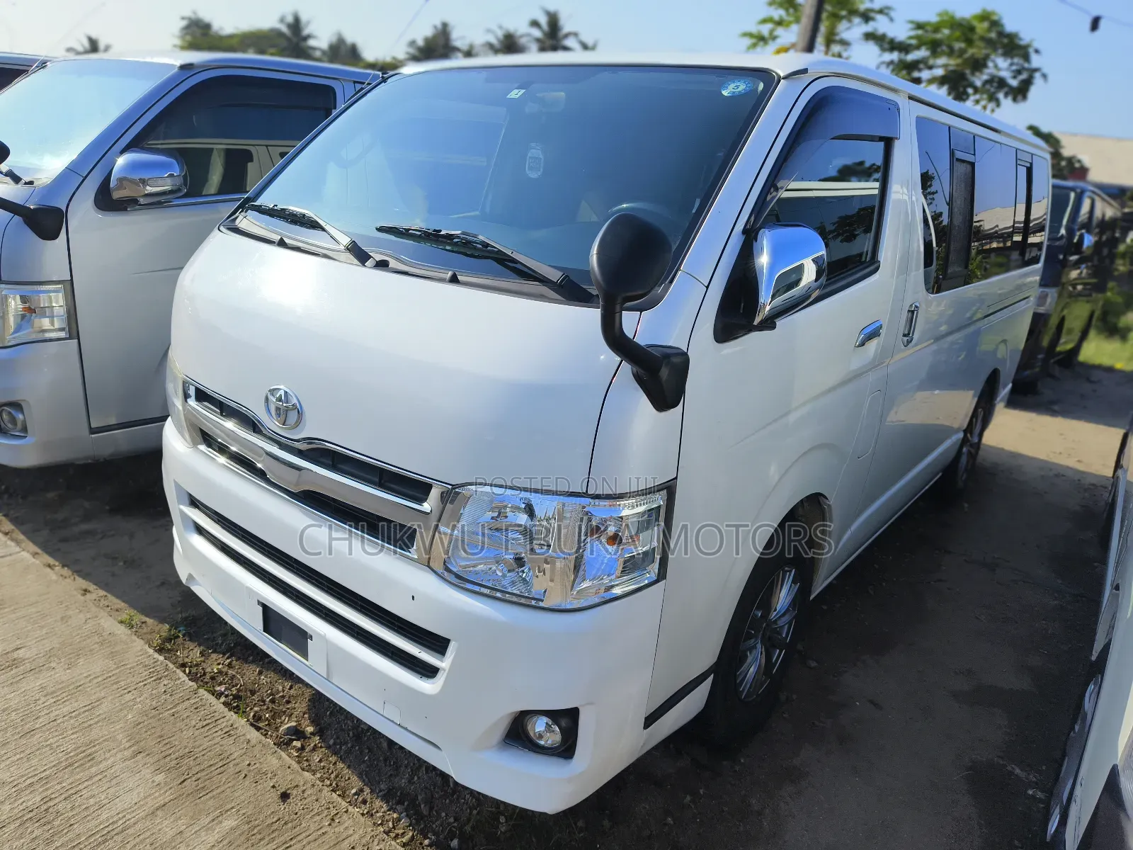 Toyota HiAce 2013 White