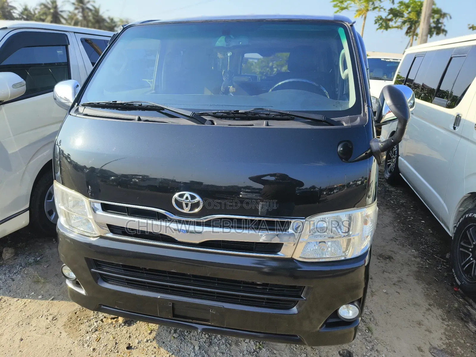 Toyota HiAce 2013 Black