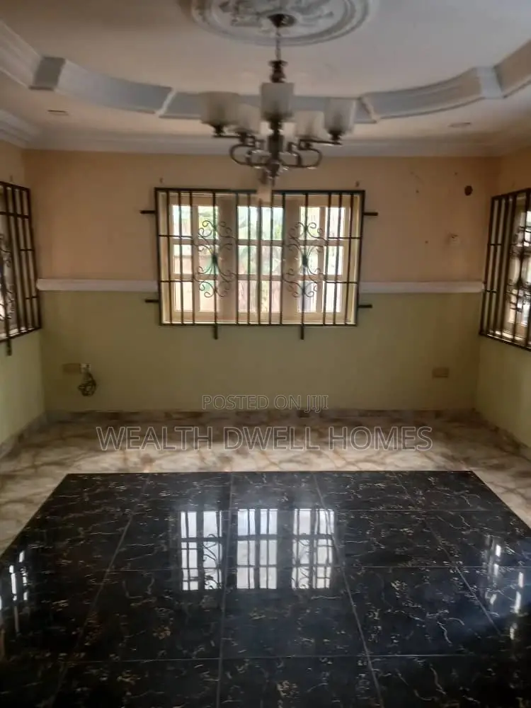 3bdrm Bungalow in Alagbaka, Akure for sale
