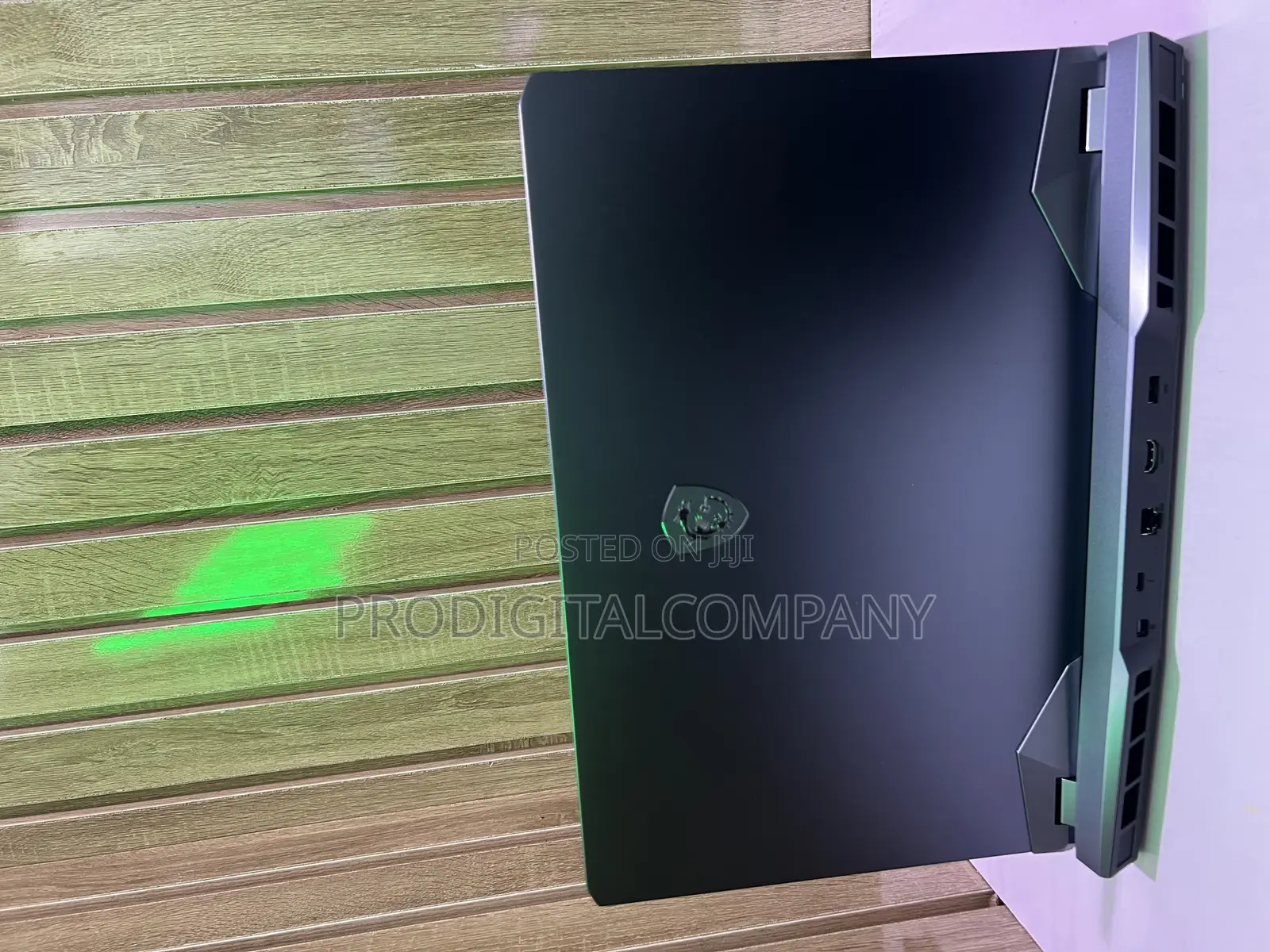 Laptop MSI Raider GE76 12UGS 16GB Intel Core I7 SSD 1T