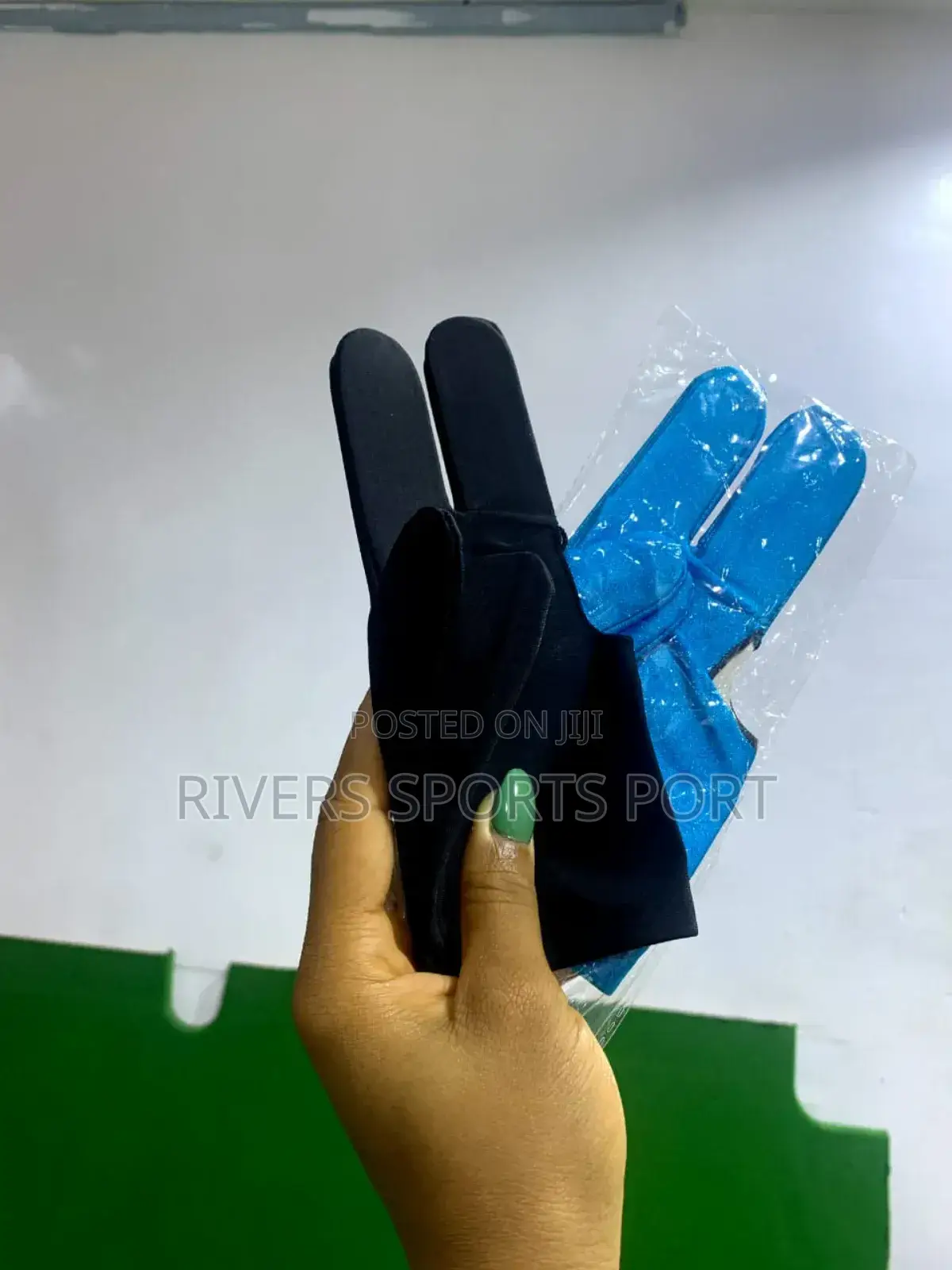 Professional Spandex Snooker Billiard Glove Black, Blue, Red