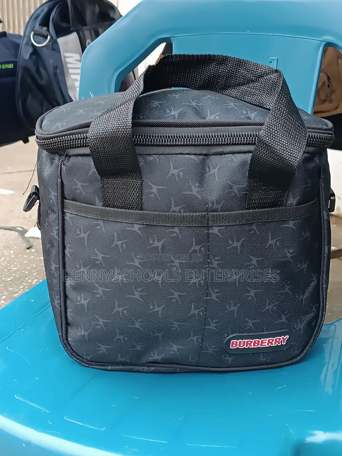 Flower Very Strong Lunch Bag