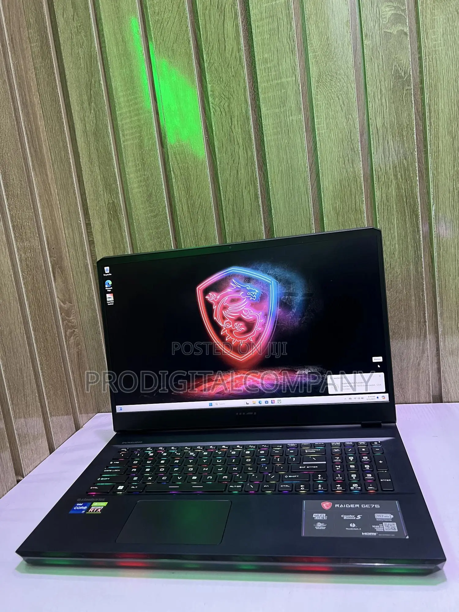 Laptop MSI Raider GE76 12UGS 16GB Intel Core I7 SSD 1T