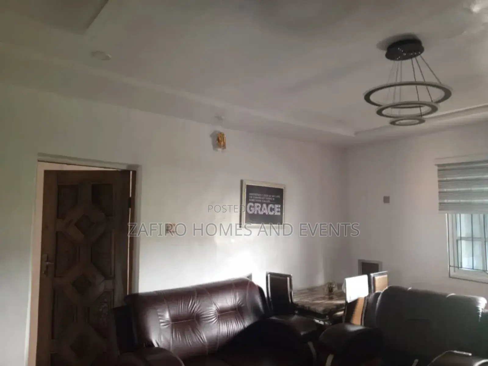 5bdrm Apartment in Elebu Akala Express, Oluyole Estate for sale