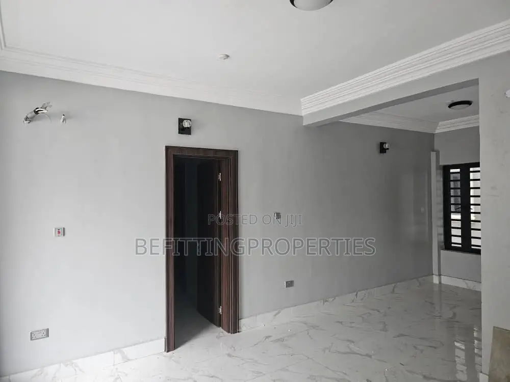 3bdrm Block of Flats in Ikeja for rent