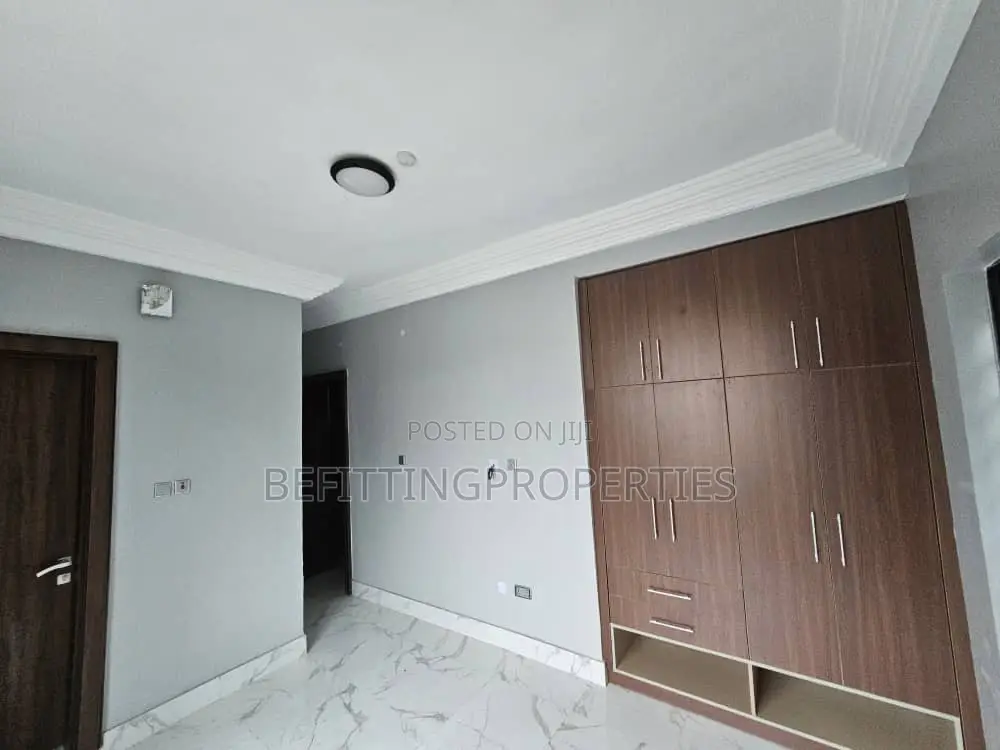 3bdrm Block of Flats in Ikeja for rent
