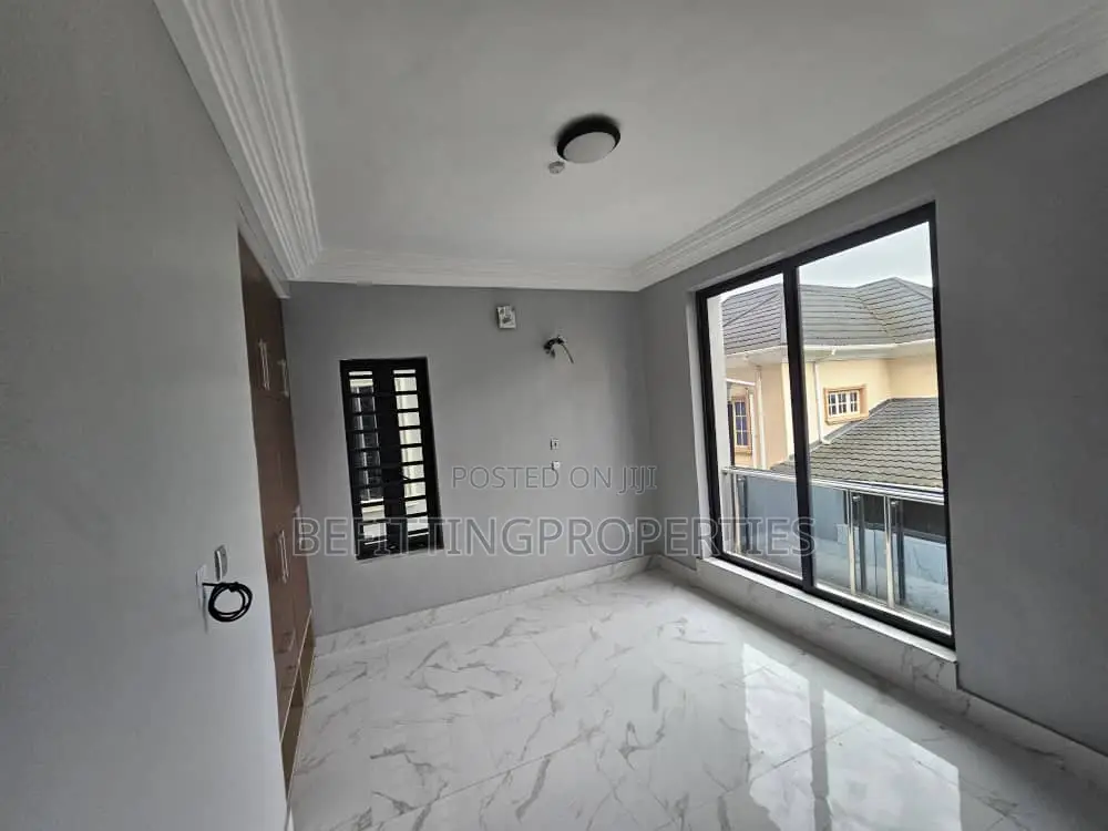 3bdrm Block of Flats in Ikeja for rent