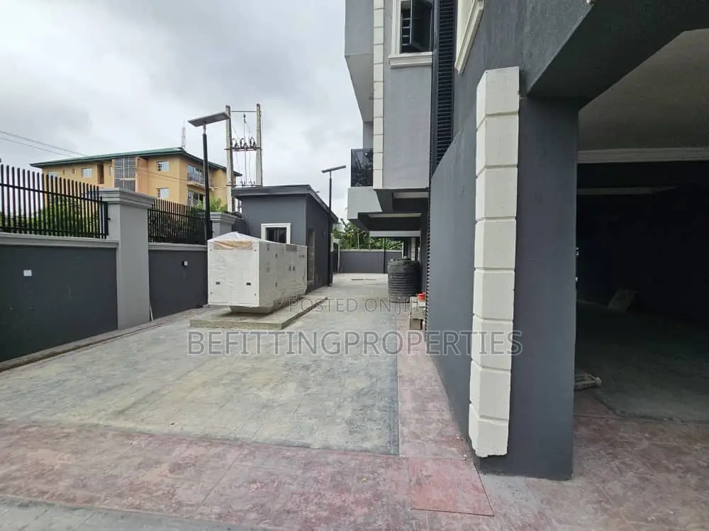 3bdrm Block of Flats in Ikeja for rent