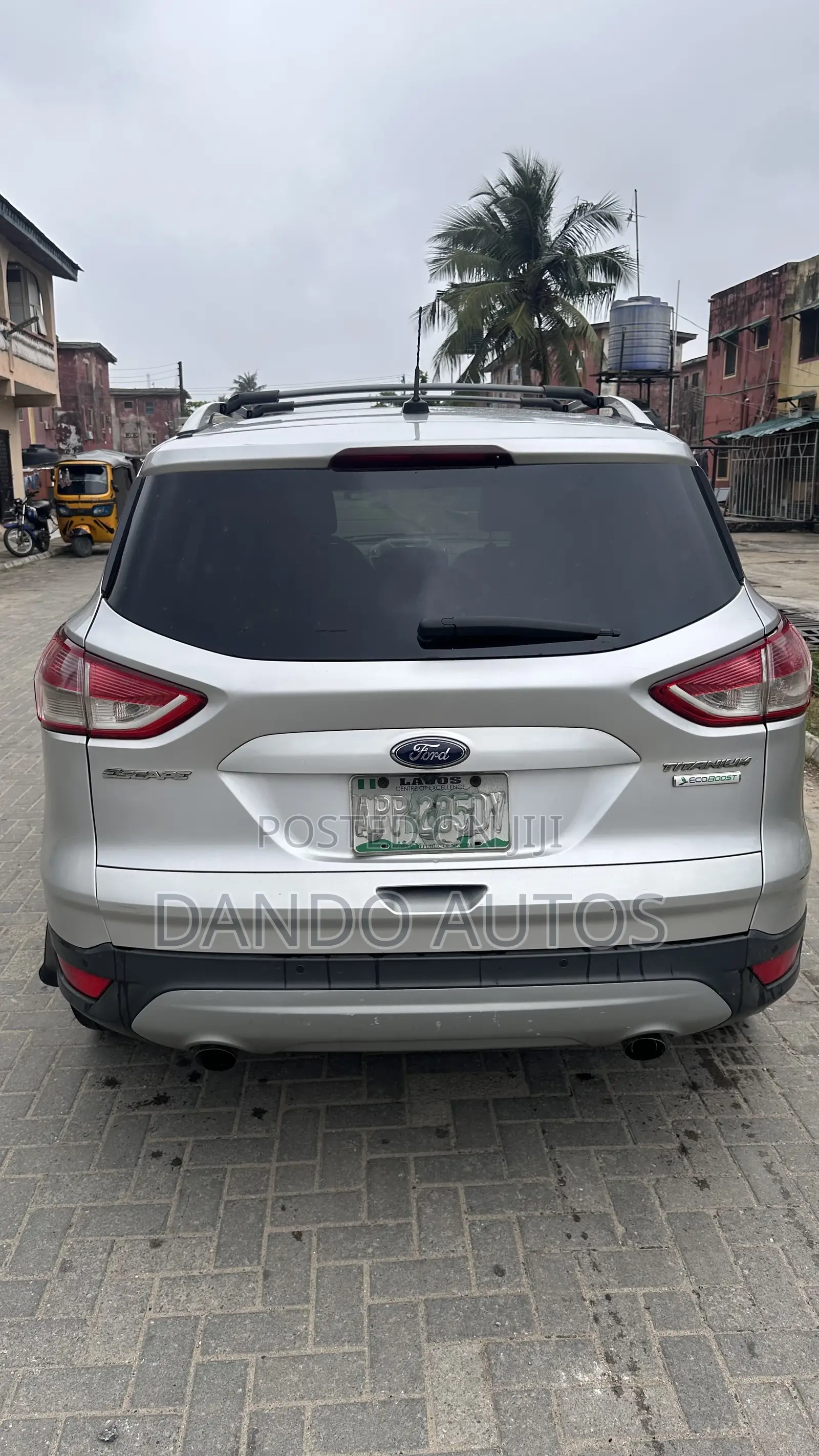 Ford Escape Titanium 4dr SUV AWD (1.6L 4cyl Turbo 6A) 2015 Silver