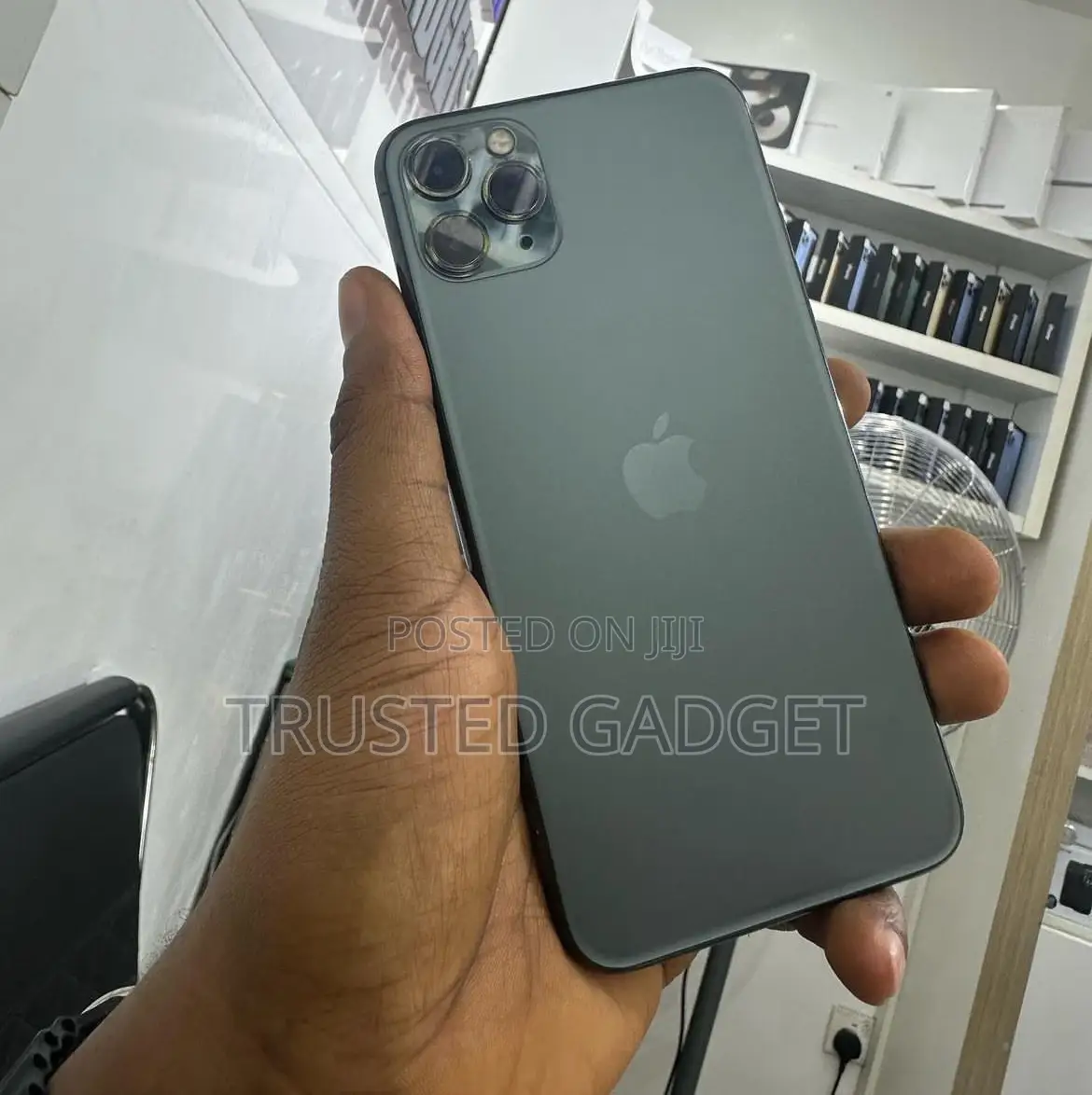 Apple iPhone 11 Pro Max 64 GB Green