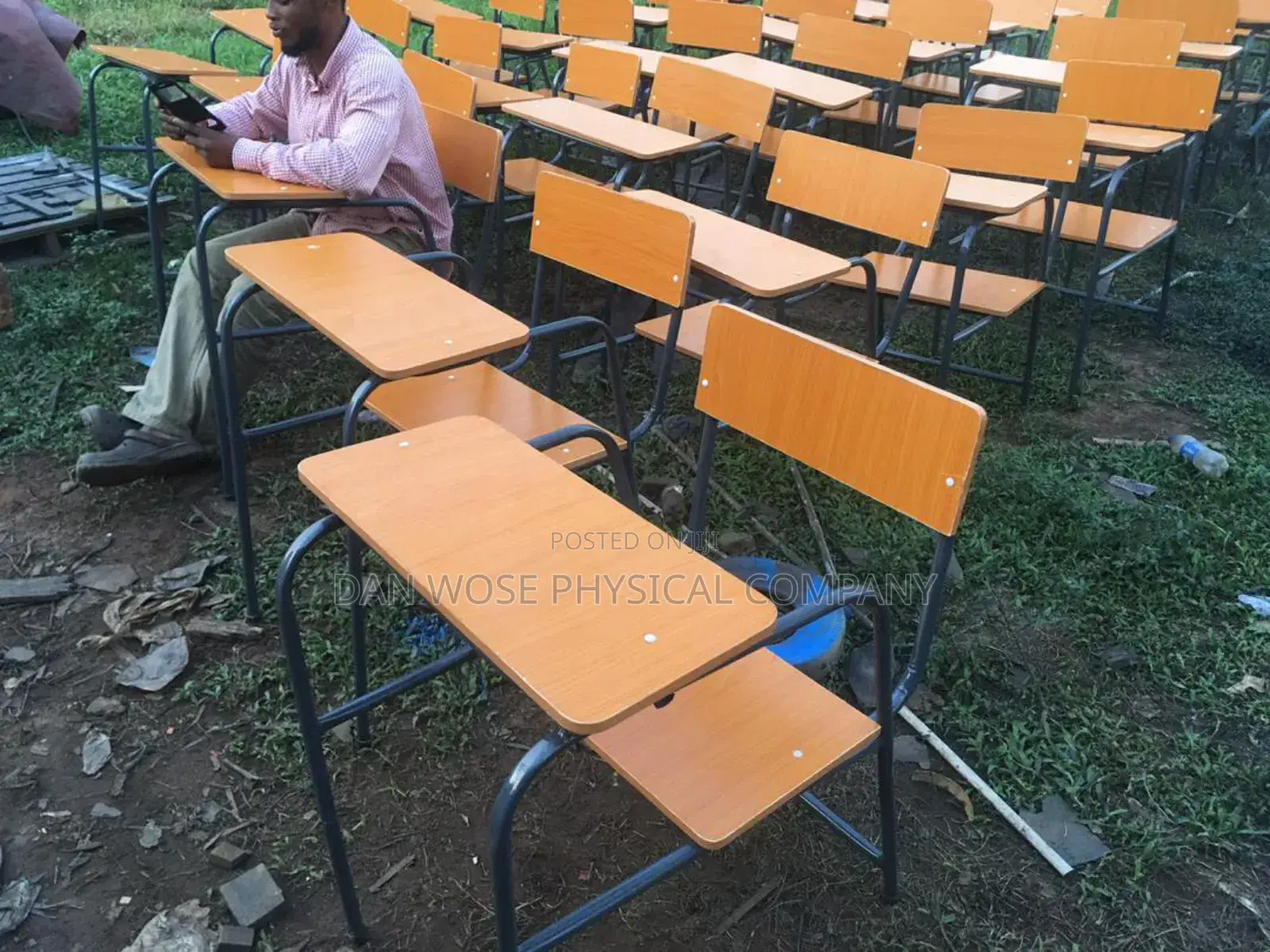 Single Seat With Writing Pad Swivel