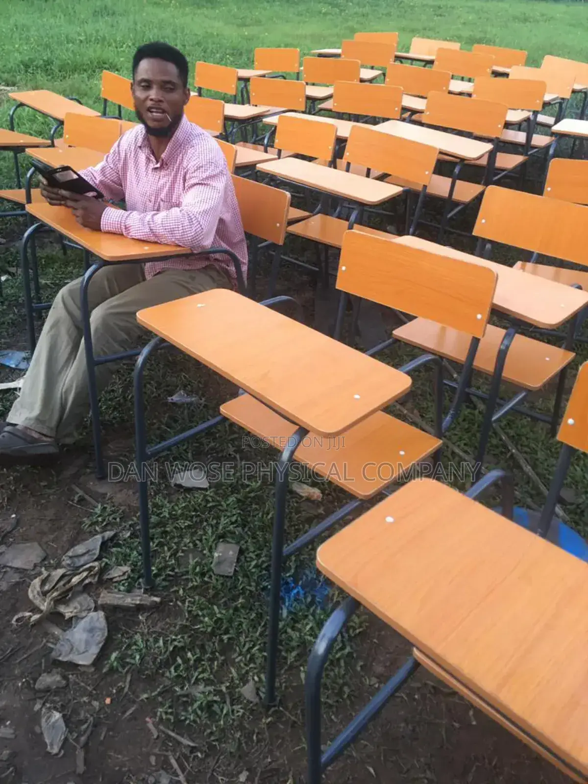 Single Seat With Writing Pad Swivel